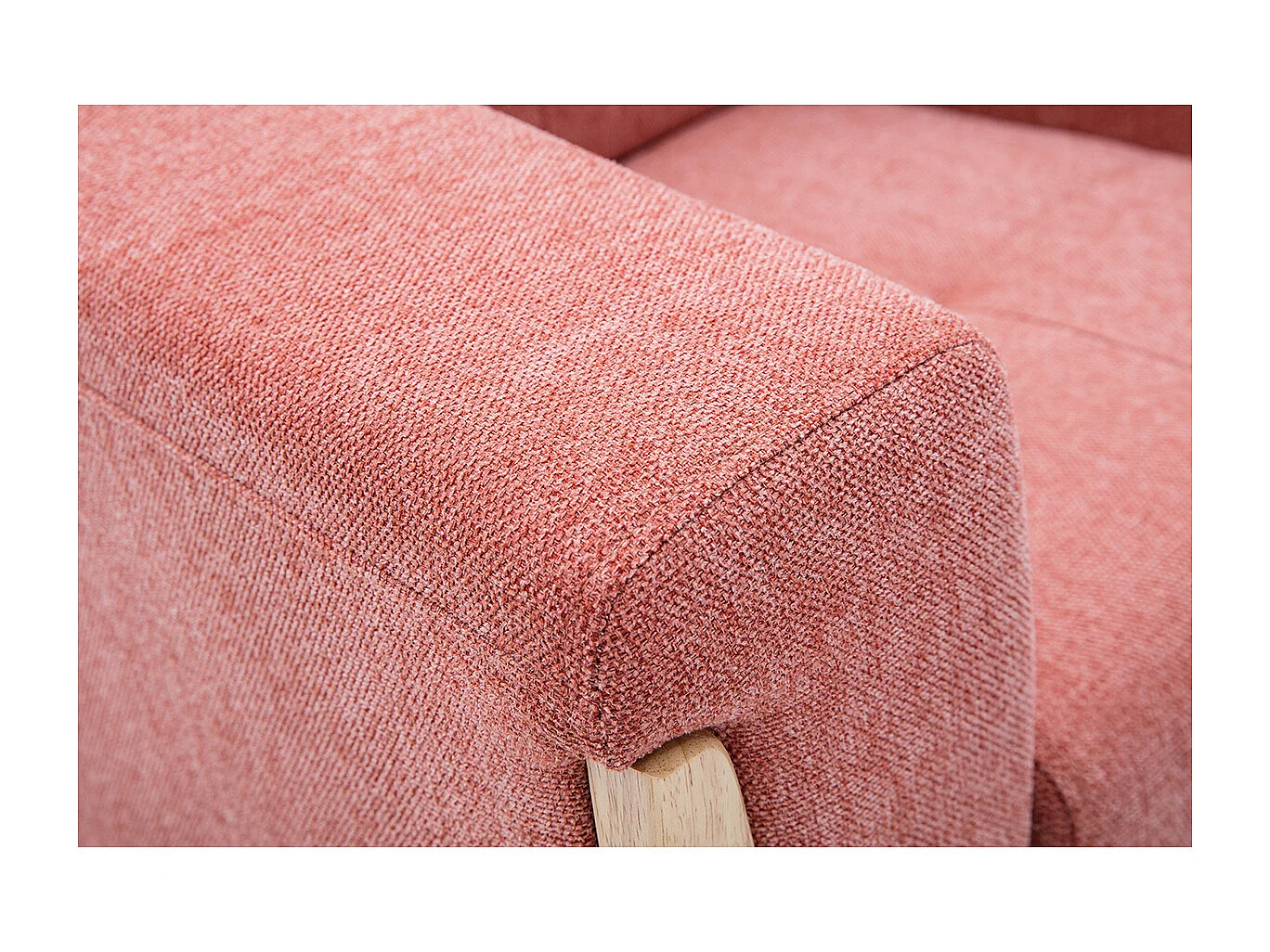 Fauteuil scandinave en tissu terracotta et bois clair FJORD