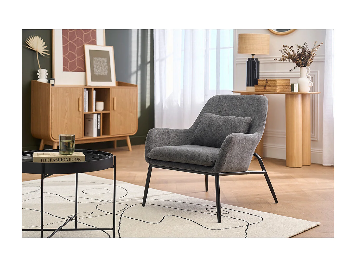 Sillón moderno con tejido efecto aterciopelado gris oscuro y metal negro MAXINE