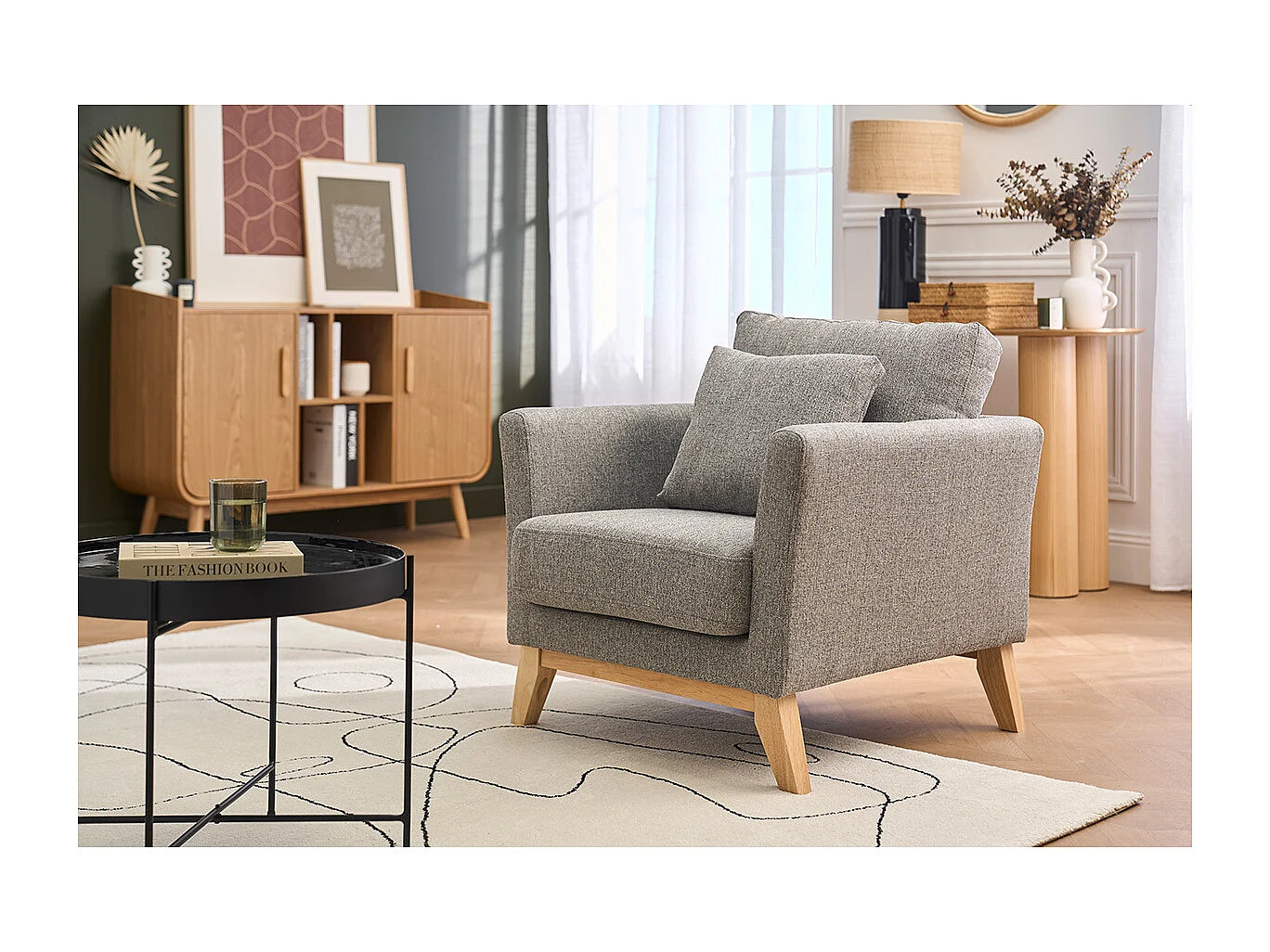 Sillón nórdico gris claro patas madera clara OSLO