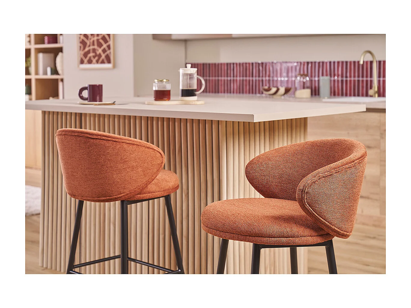 Tabourets de bar design en tissu effet velours texturé terre brûlée et métal noir (lot de 2) ROSALIE