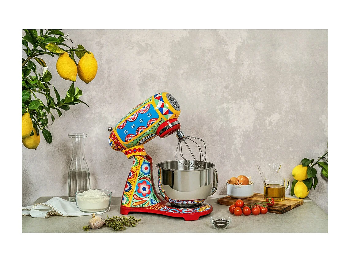 Smeg Robot sur socle 4.8l 800w multicouleur - SMF03DGEU