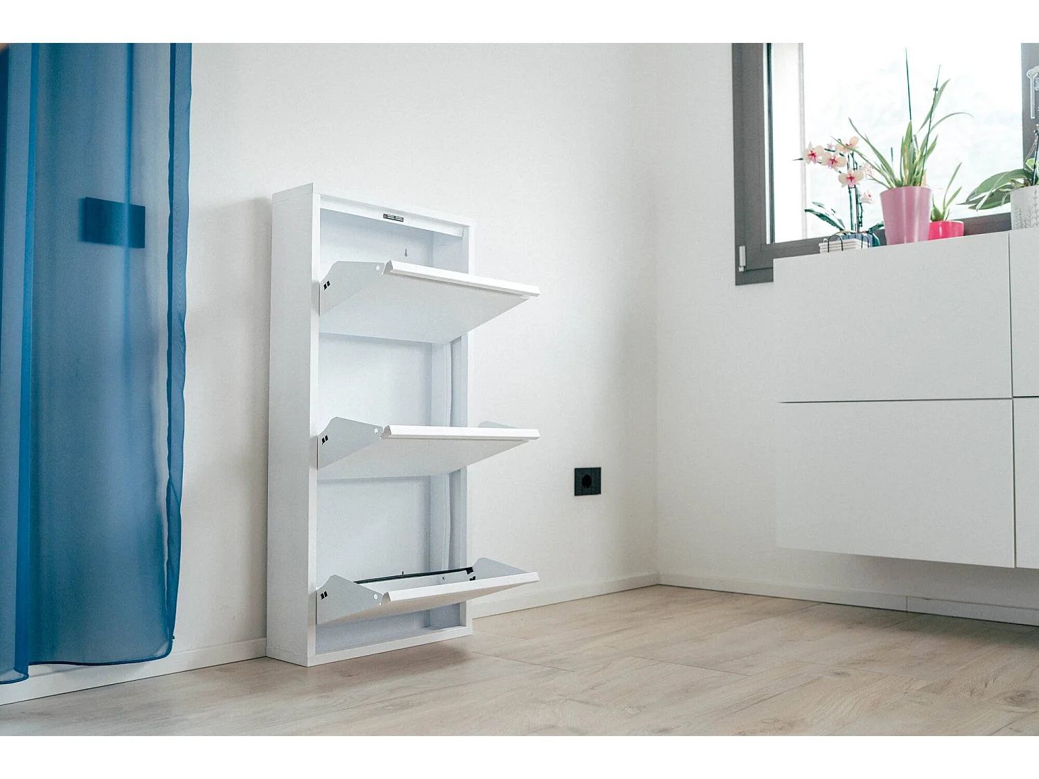 Meuble à chaussures Eliseo, Meuble à chaussures en métal, Armoire d'entrée polyvalente, Rangement pour chaussures, 50x15h104 cm, Blanc