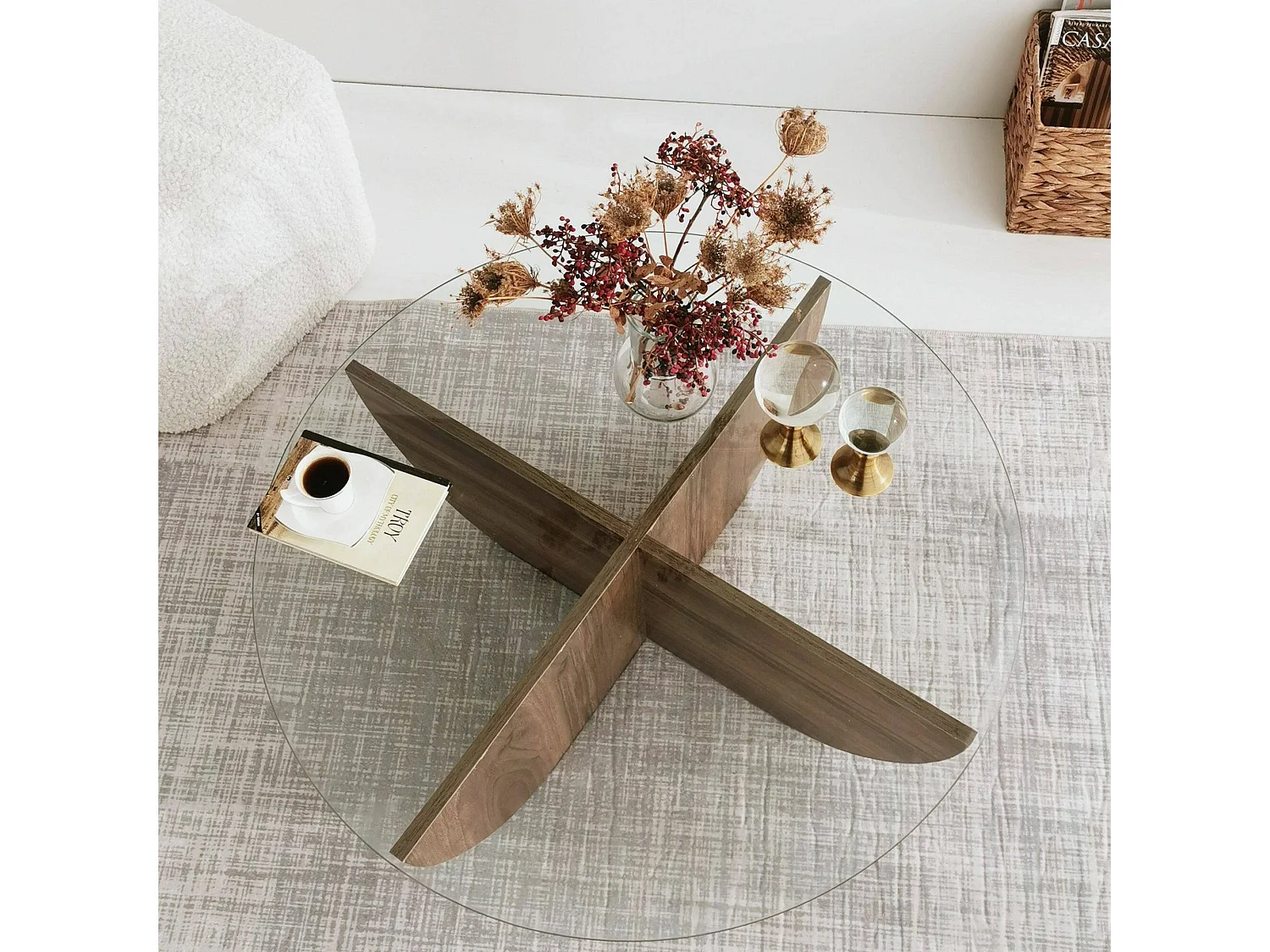 Table basse Phoebe, Table basse, Porte-revues pour canapé, Etagère de salon, 90x90h30 cm, Noyer