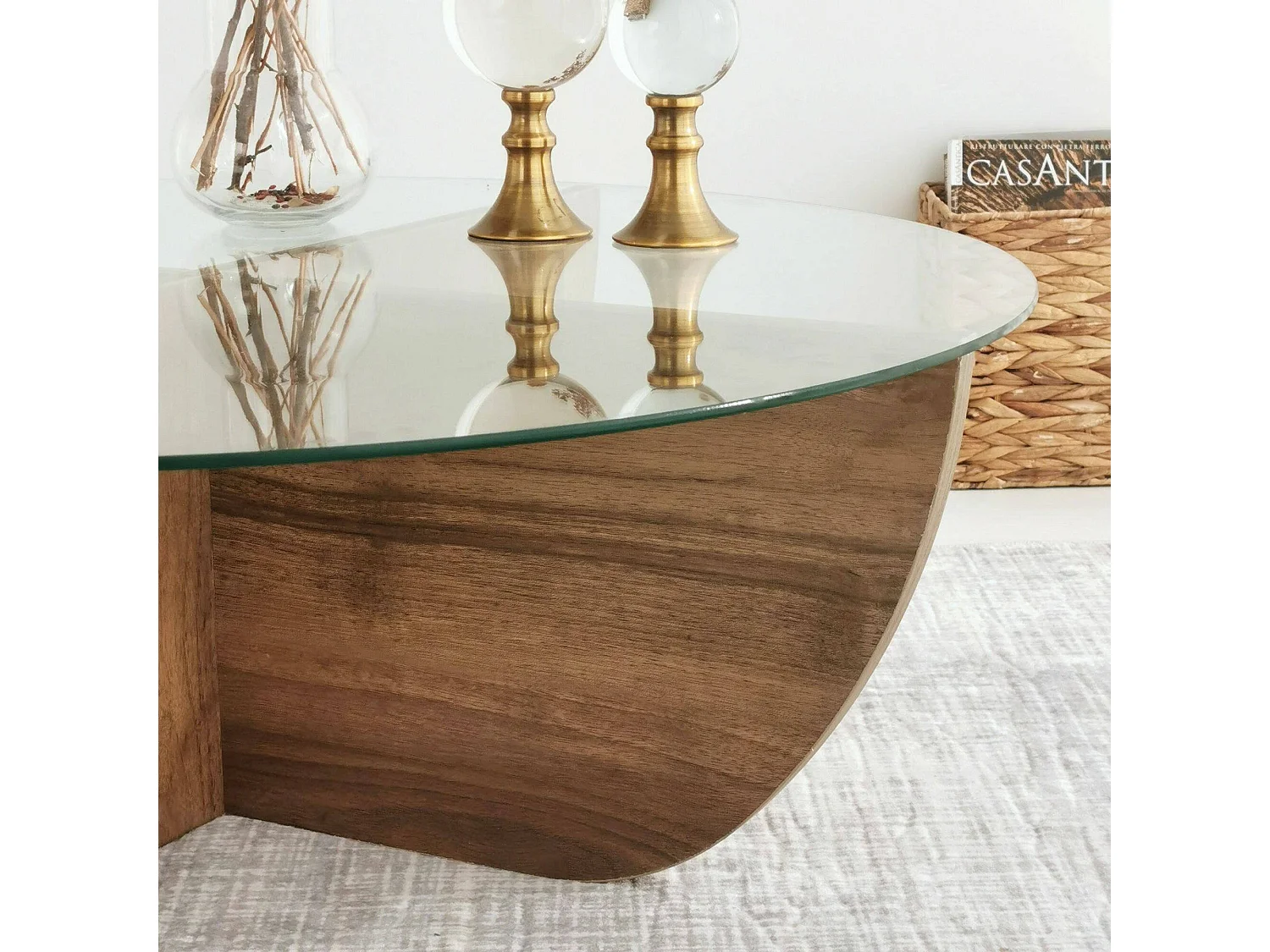Table basse Jolanda, porte-revues, 90x90x30h cm brun noyer, forme ronde, nuance de couleur structure noyer
