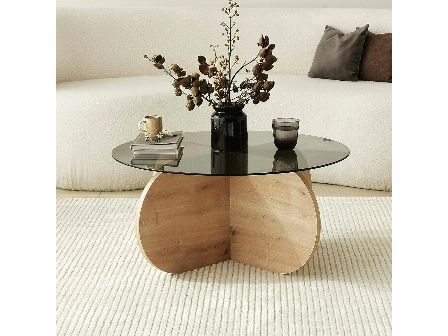 Mesa de centro Nila, efeito fumê, 75x75x35h cm, carvalho marrom, forma redonda, material da estrutura em vidro