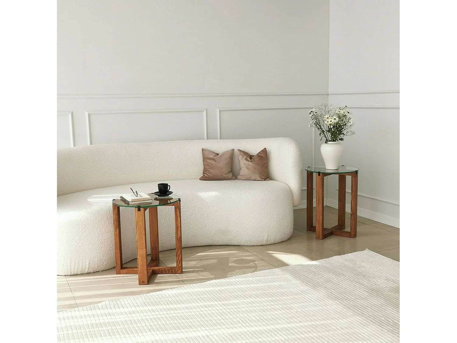 Table basse Enlil, Table basse, Porte-revues pour canapé, Etagère de salon, 40x40h50 cm, Noyer