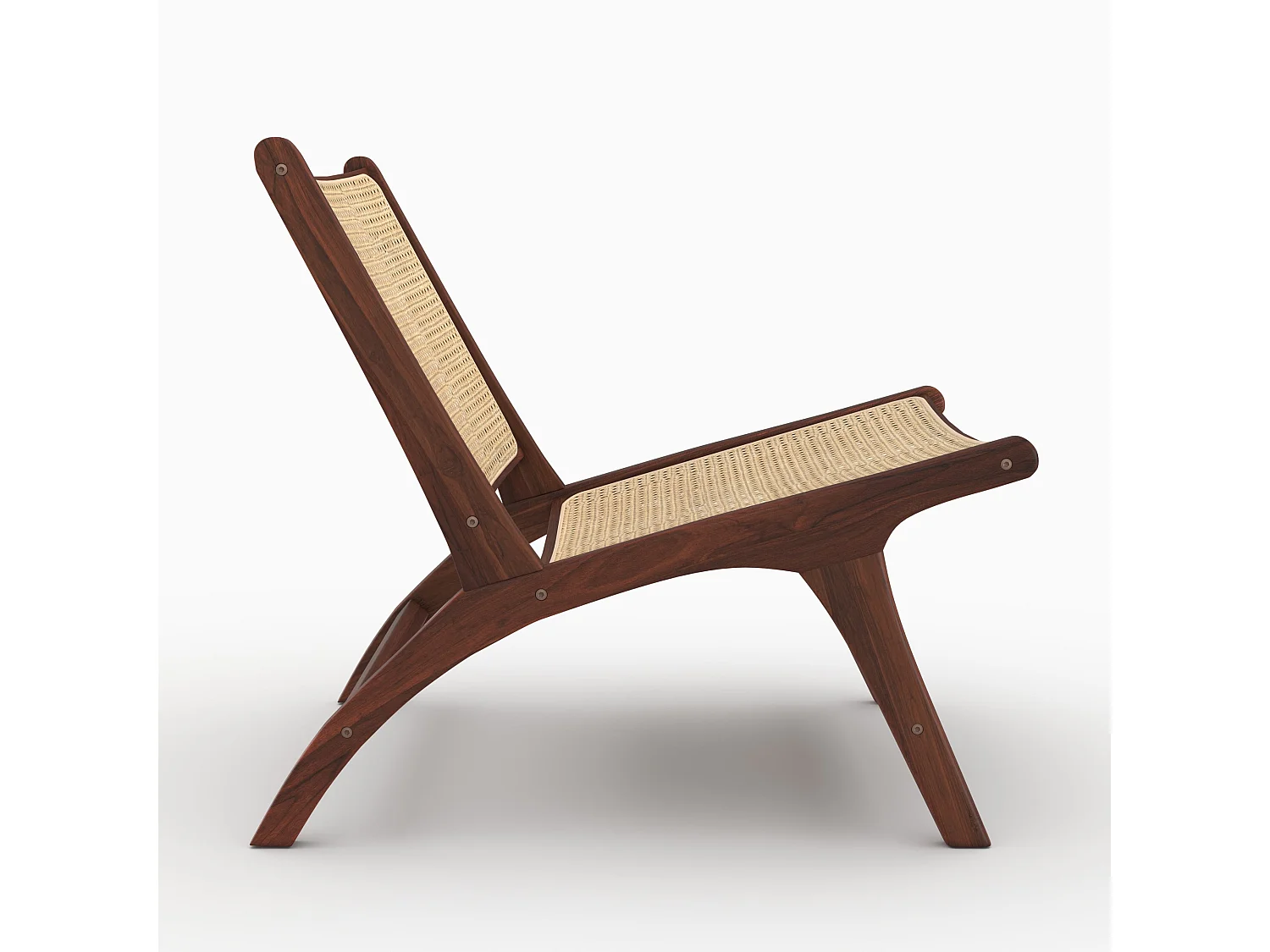 Sillón de madera de teca con acabado de nogal y trenzado de ratán. - Kilka