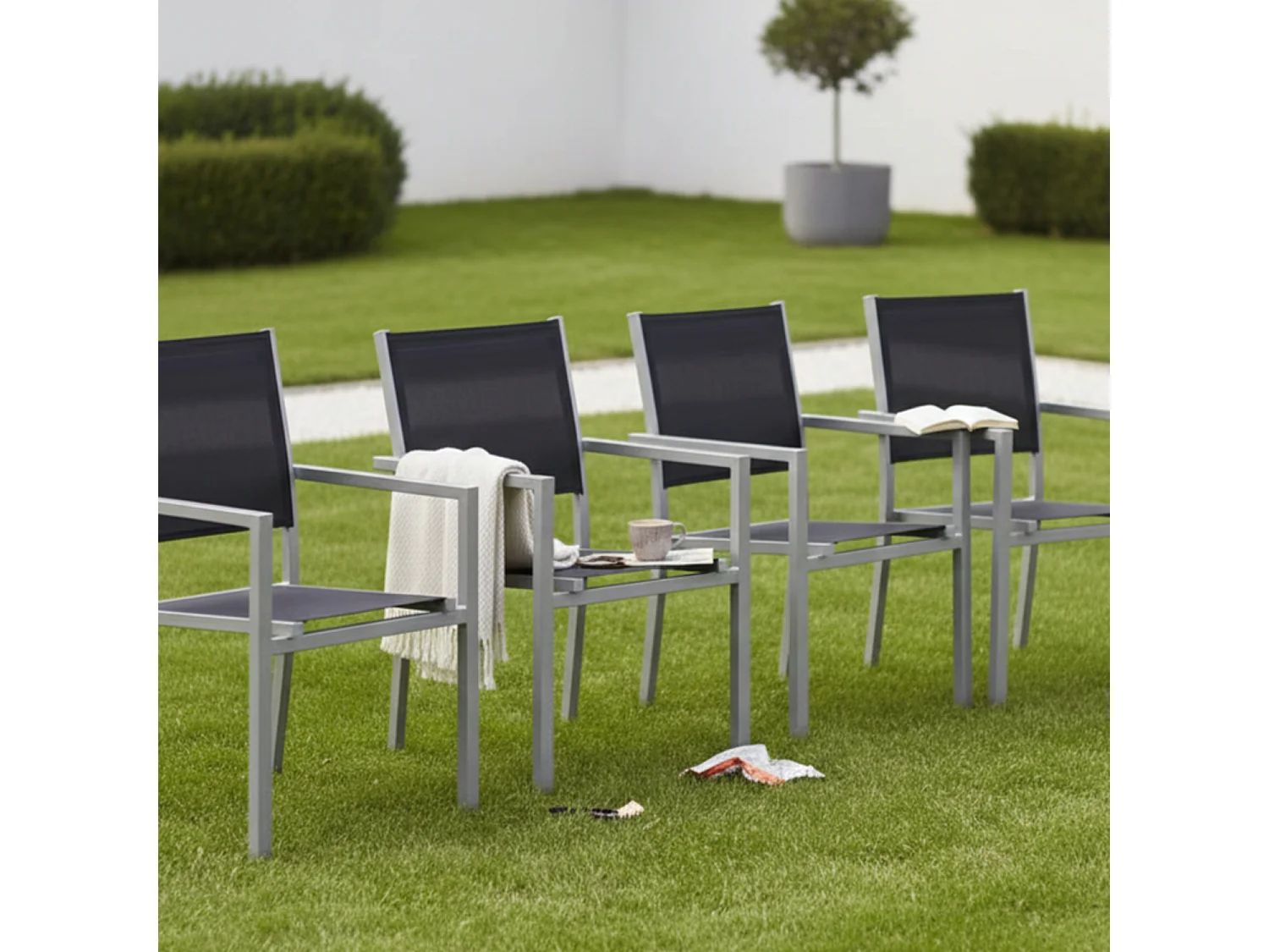Set van 4 grijze aluminium stoelen - zwart textilene