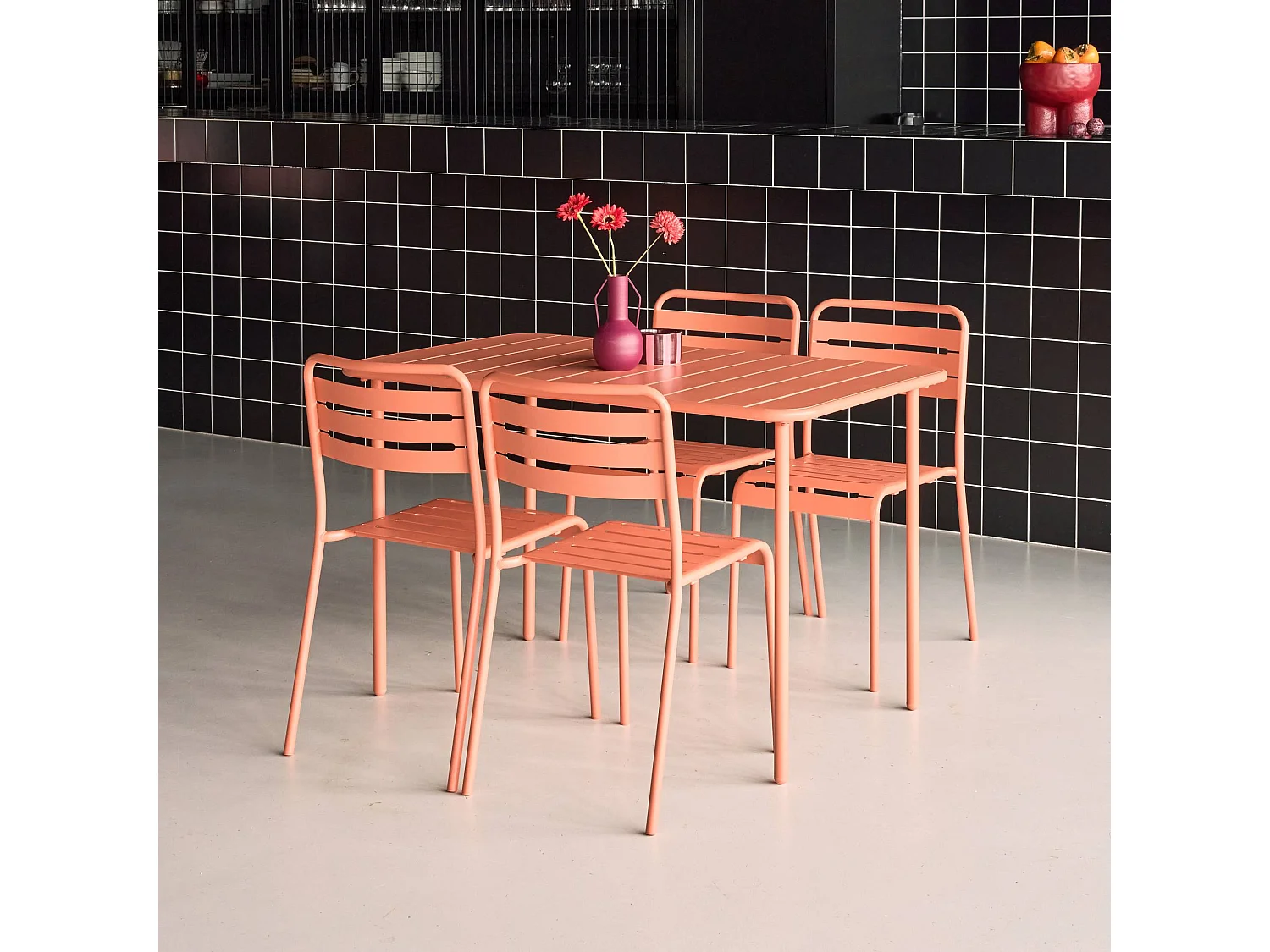 Set tavolo da giardino bistrot in metallo con 4 sedie, rosa tostato