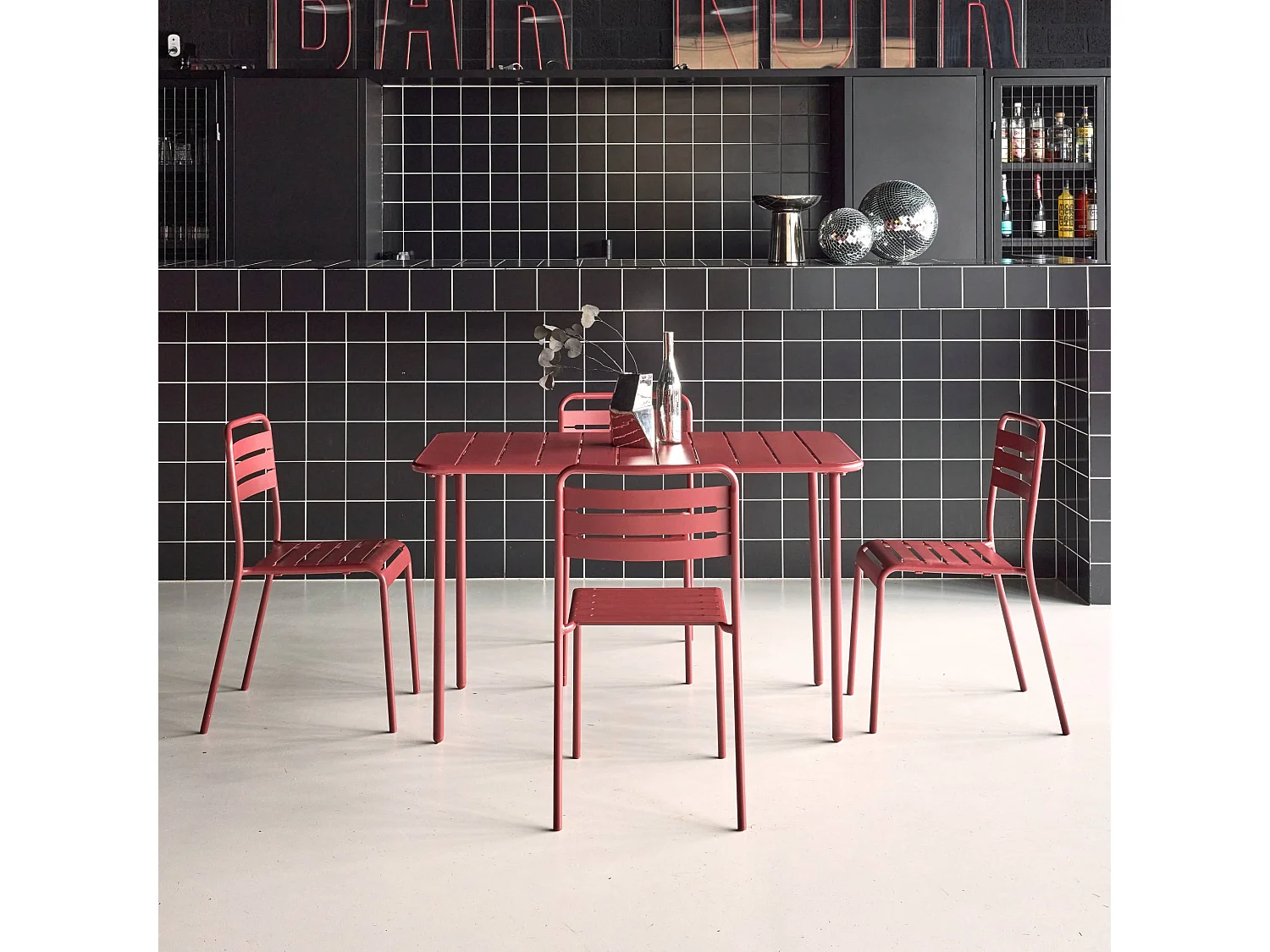 Set tavolo da giardino bistrot in metallo con 4 sedie, terra di siena