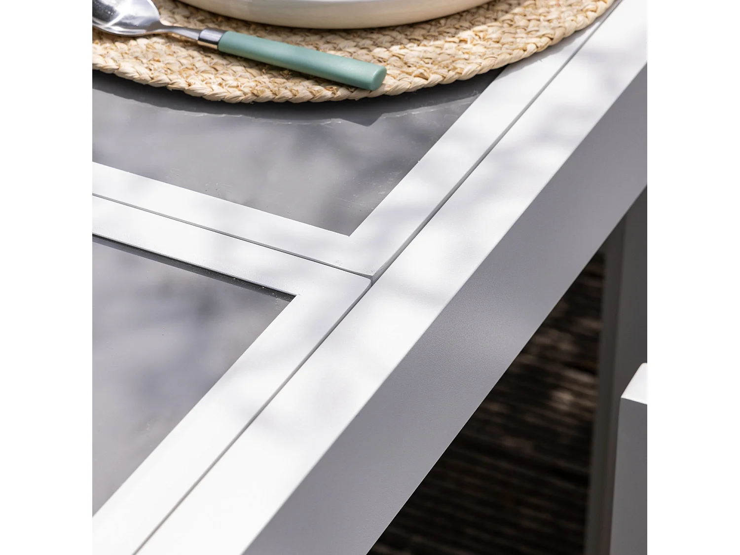 Salon de jardin LAMPEDUSA extensible en textilène gris 8 places - aluminium blanc