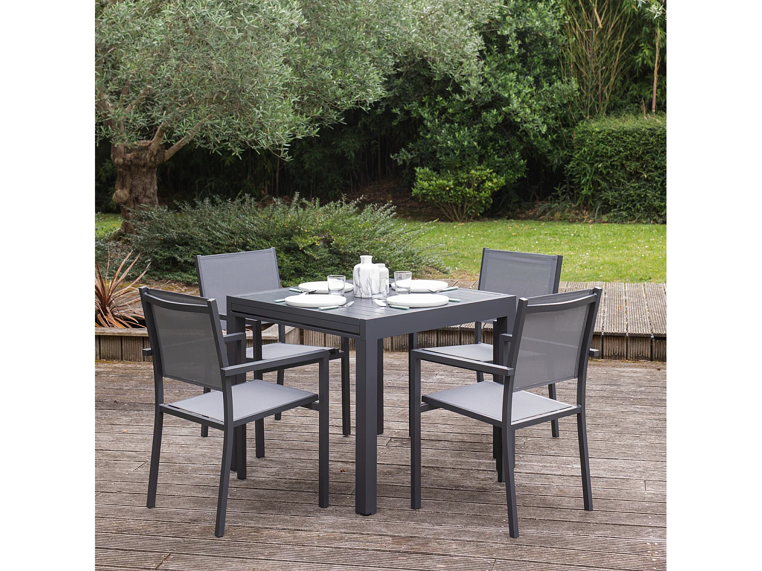 Salon de jardin VENEZIA extensible 90/180 en textilène gris 8 places - aluminium anthracite