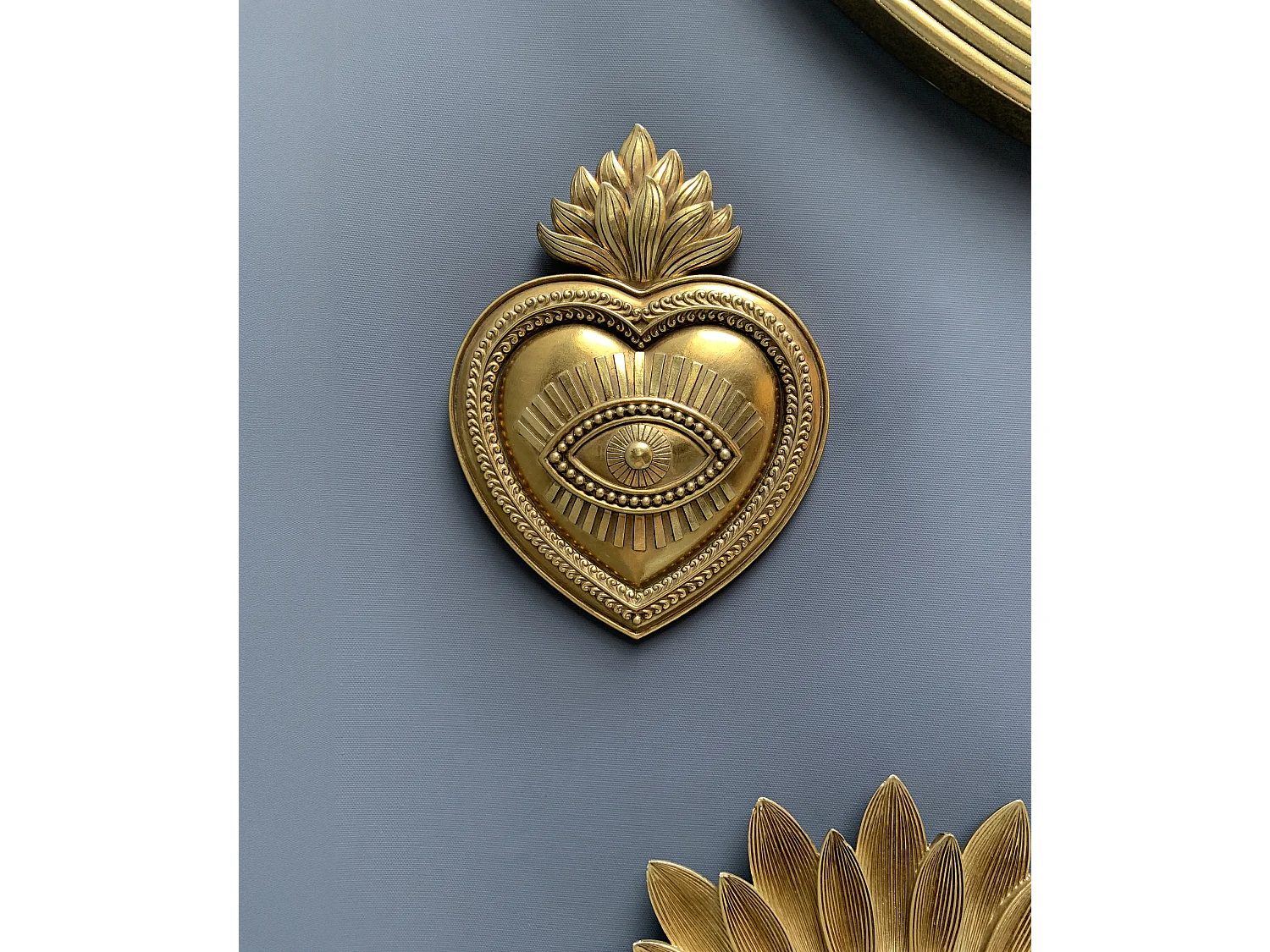 Déco murale coeur oeil ex voto 16.5x2x22cm