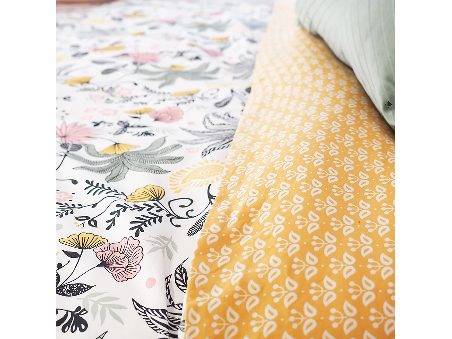 Parure de lit 260x240 cm Satin de coton WAYAN Vert 3 pièces