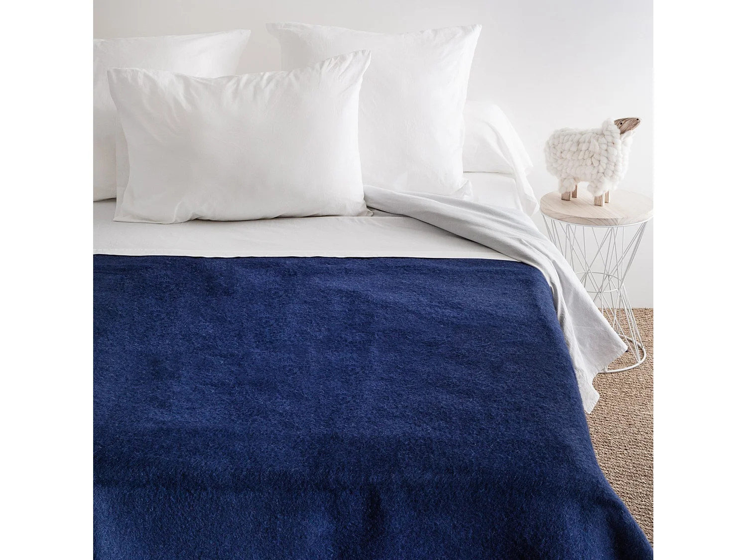 Couverture pure laine vierge Woolmark 500g/m² VOLTA 240x260 cm Bleu Marine/Myosotis