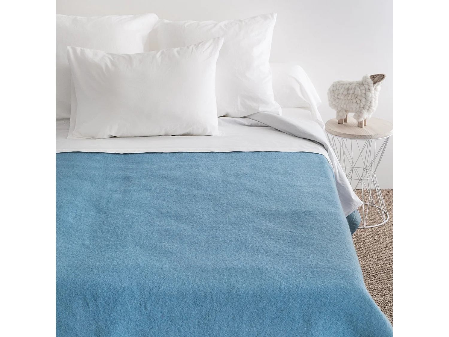 Couverture pure laine vierge Woolmark 500g/m² VOLTA 180x240 cm Bleu Azur