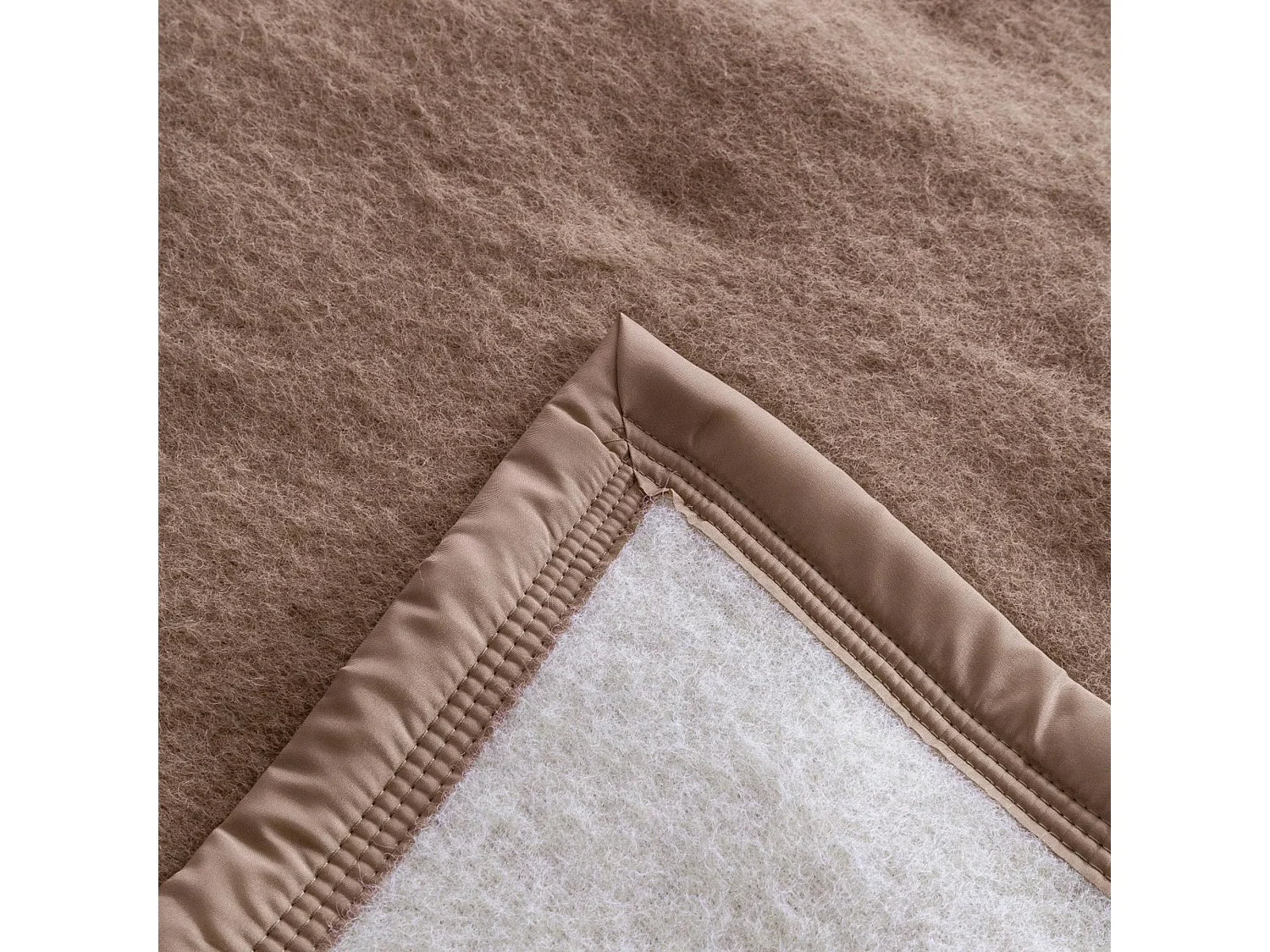 Couverture pure laine vierge Woolmark 500g/m² VOLTA 220x240 cm Marron Chamois
