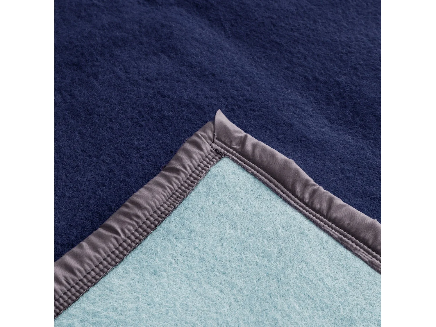 Couverture pure laine vierge Woolmark 500g/m² VOLTA 180x240 cm Bleu Marine/Myosotis