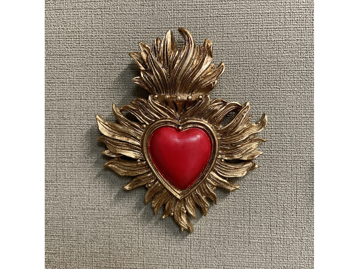 Déco murale ex-voto rouge 7x8,5cm