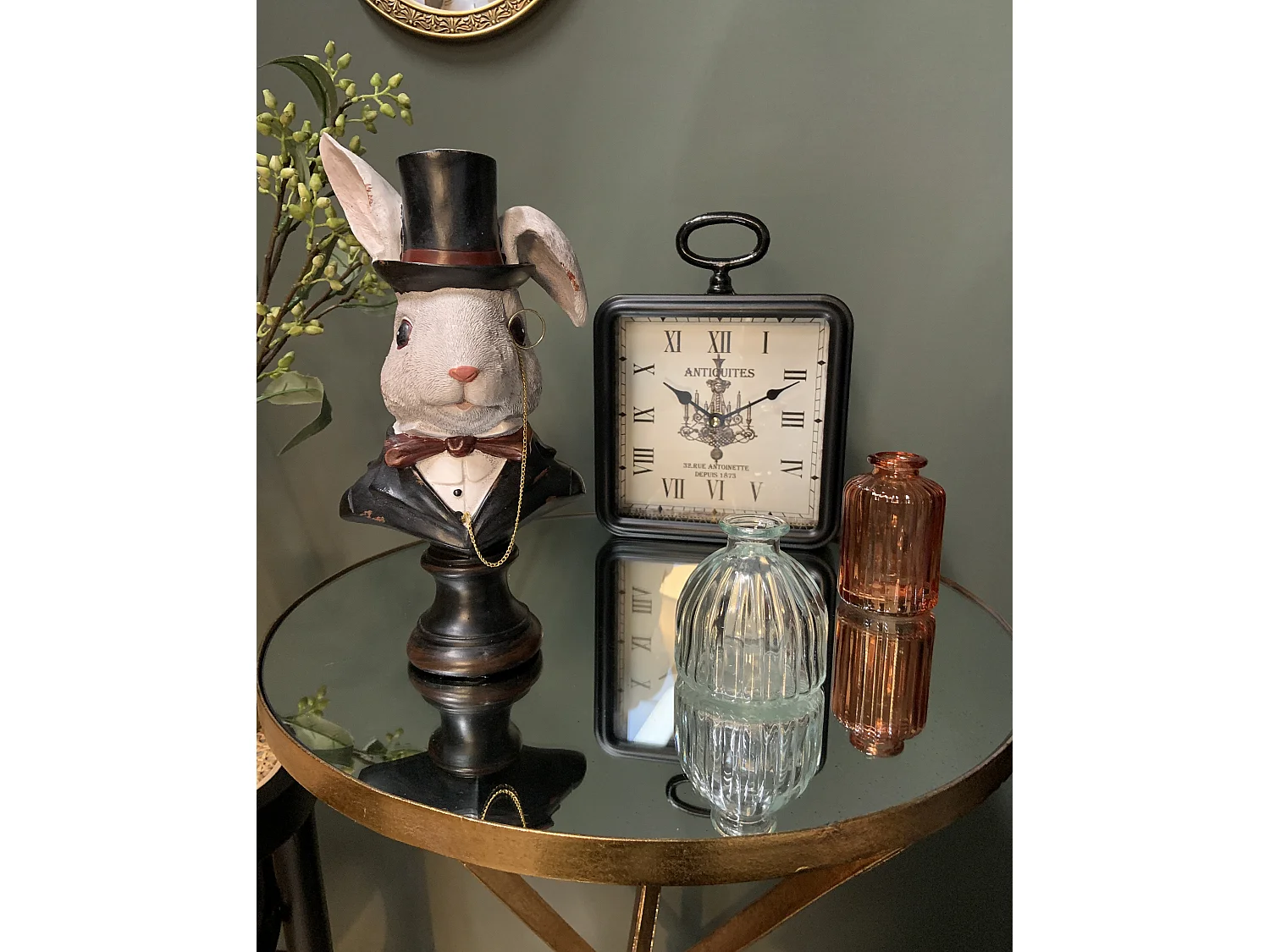 Statue lapin chapeau 14x11x28.5cm