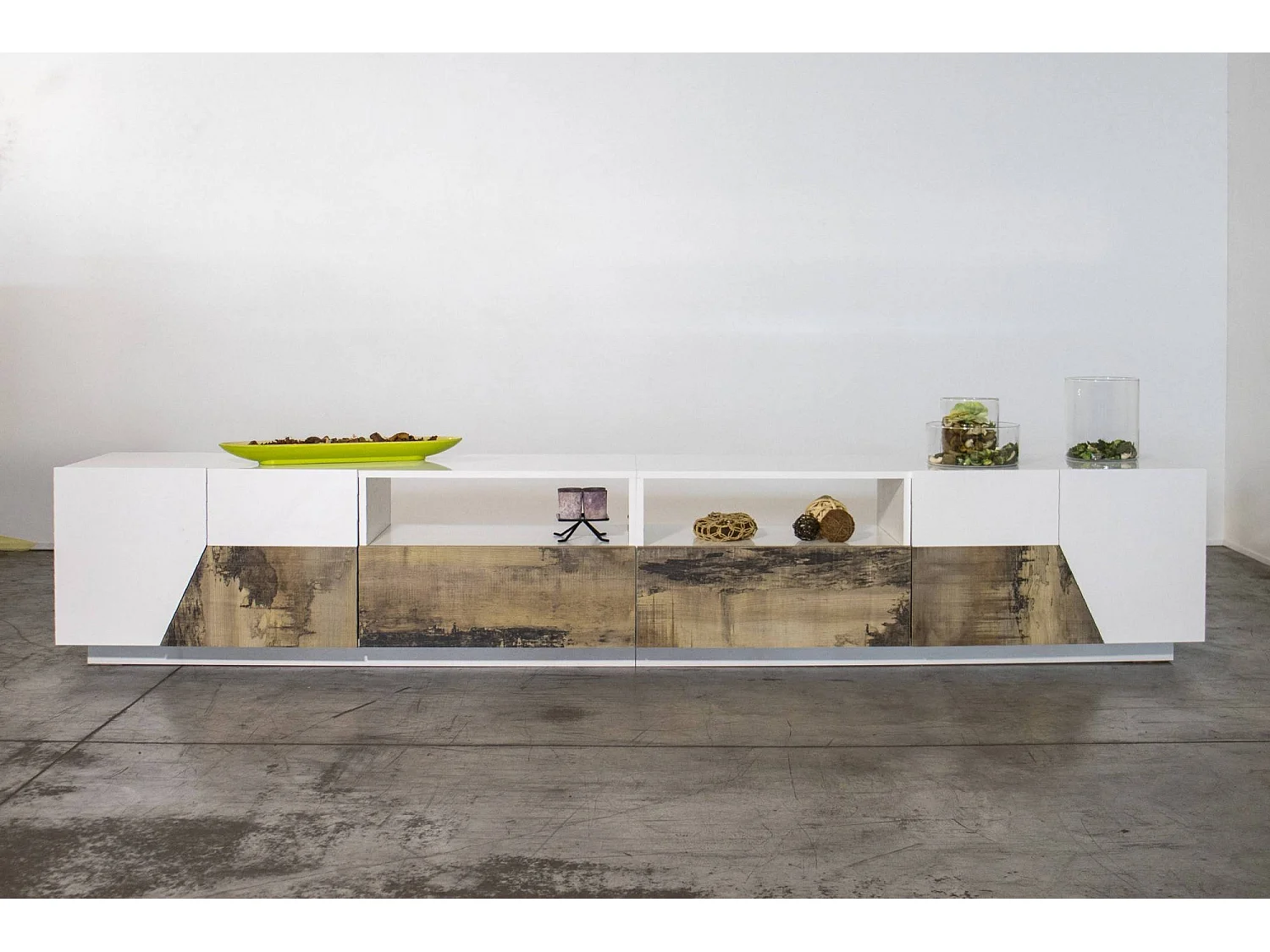 TV-Schrank Gregorio, niedriges Wohnzimmer-Sideboard mit 4 Türen, Fernsehständer-Basis, 100 % Made in Italy, 260 x 43 x 46 cm, glänzendes WeiÃŸ und Ahorn,