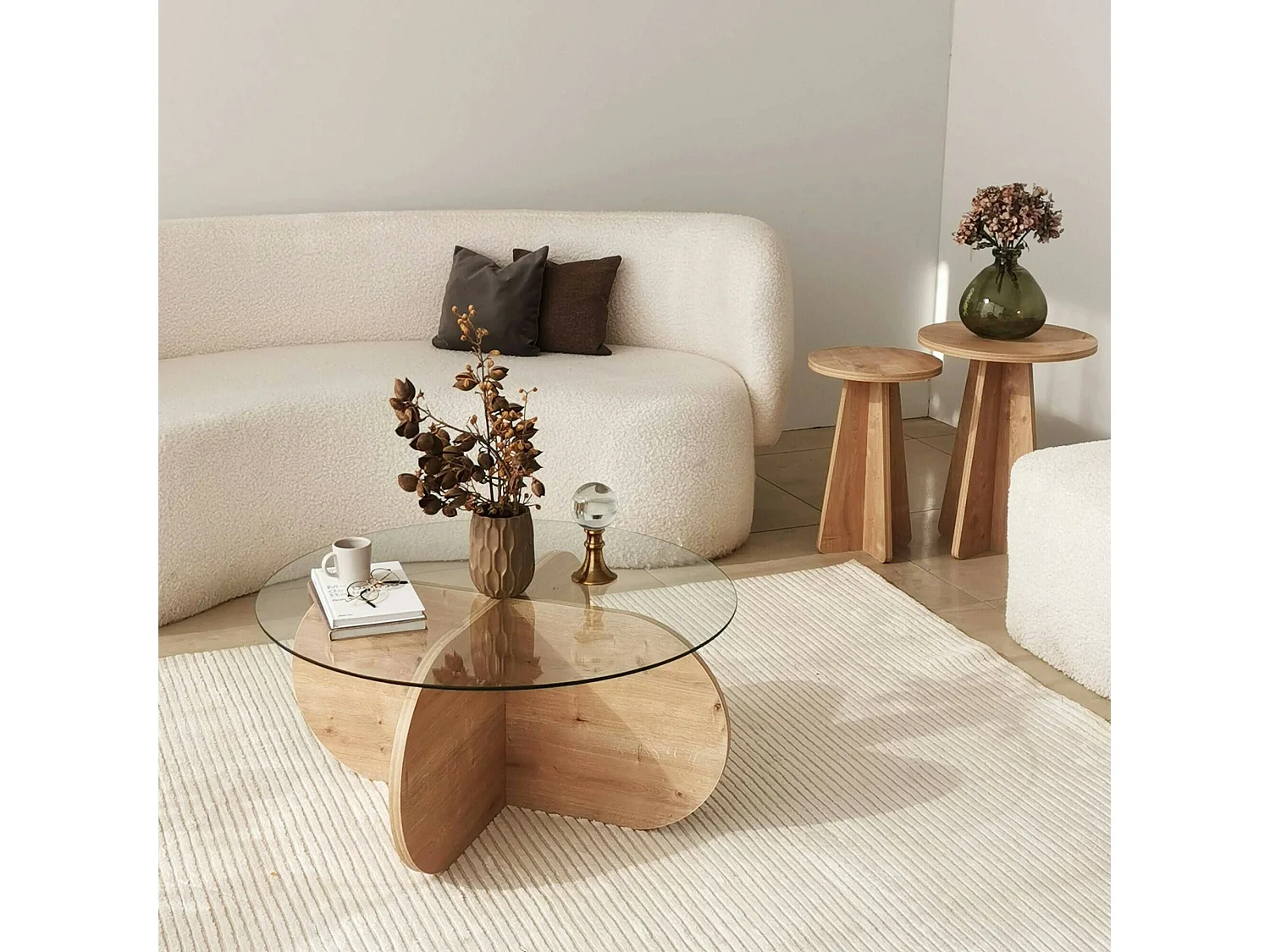 Wohnzimmertisch Nila, Zeitschriftenhalter, 75x75x35h cm Braun Eiche, runde Form, Farbverlauf, Eichenstruktur