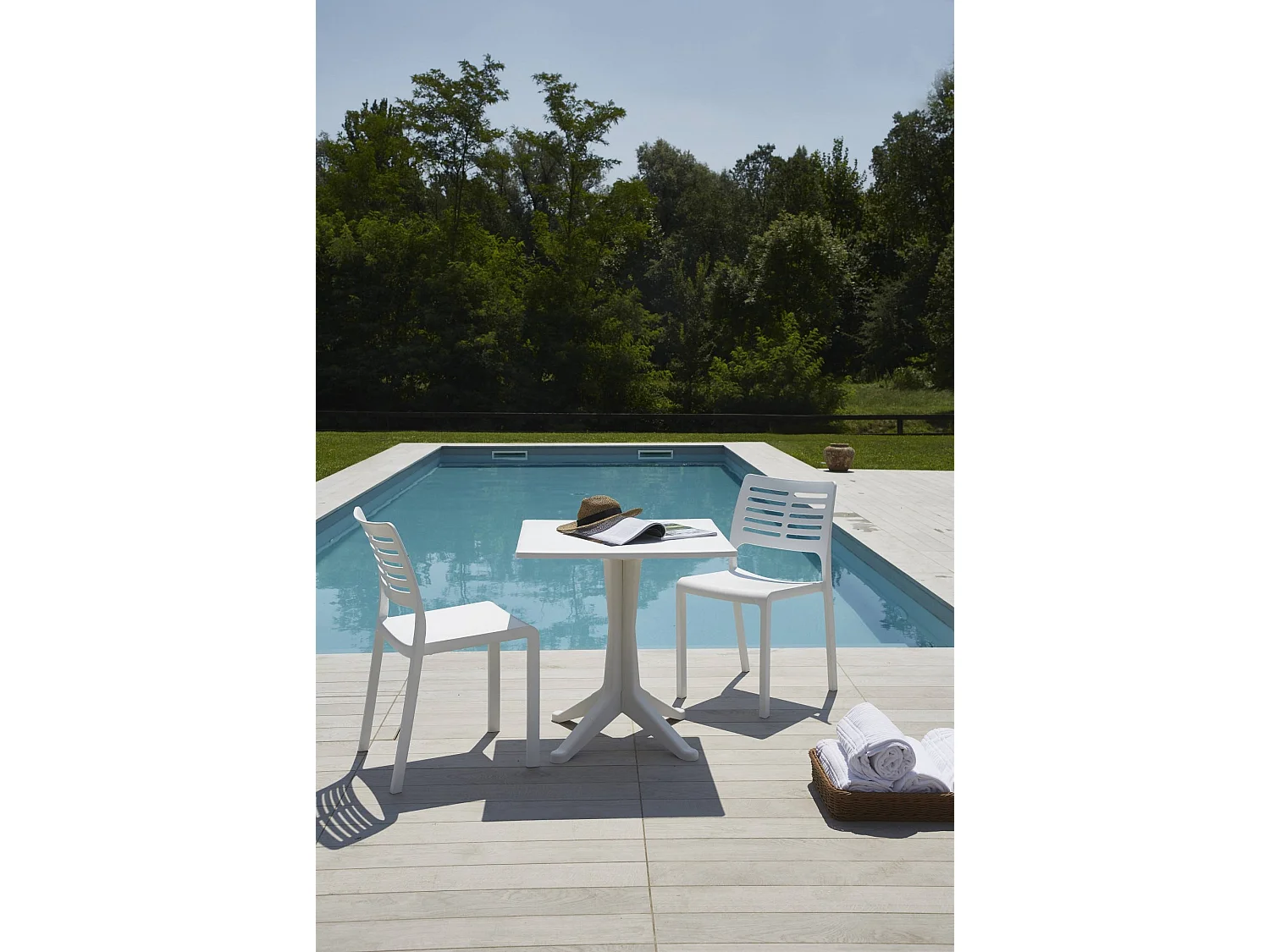 Table d'extérieur Trani, Étagère carrée fixe, Table de jardin polyvalente, 100% Made in Italy, 70x70h72 cm, Blanc