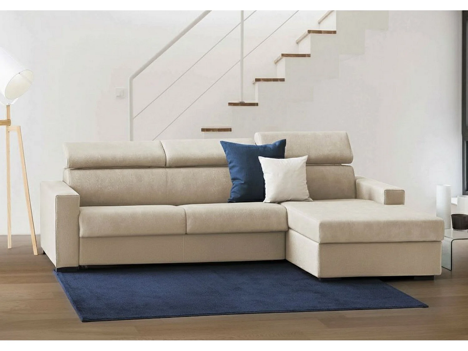 Divano fisso con penisola Mikaela, Sof ad angolo con chaise longue destra in tessuto, Braccioli slim, 100% Made in Italy, Cm 260x95h85, Beige