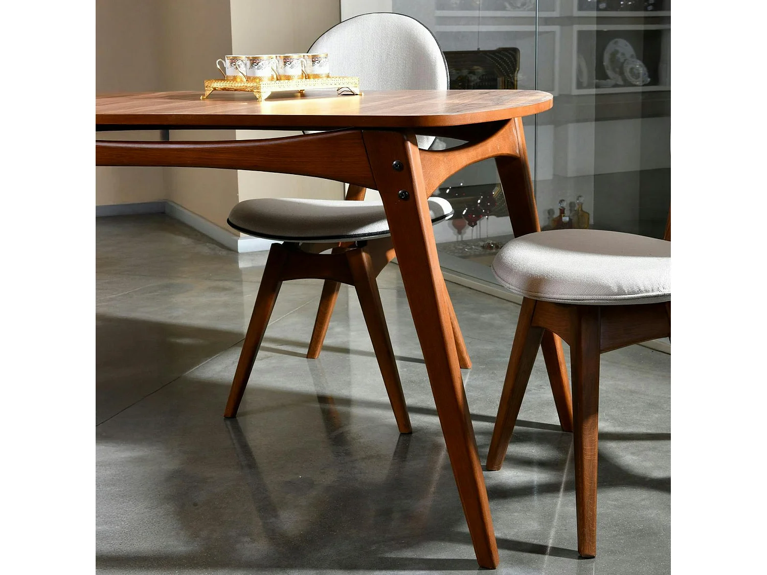 Ensemble salle à manger vintage - 4 chaises écrues SITIA