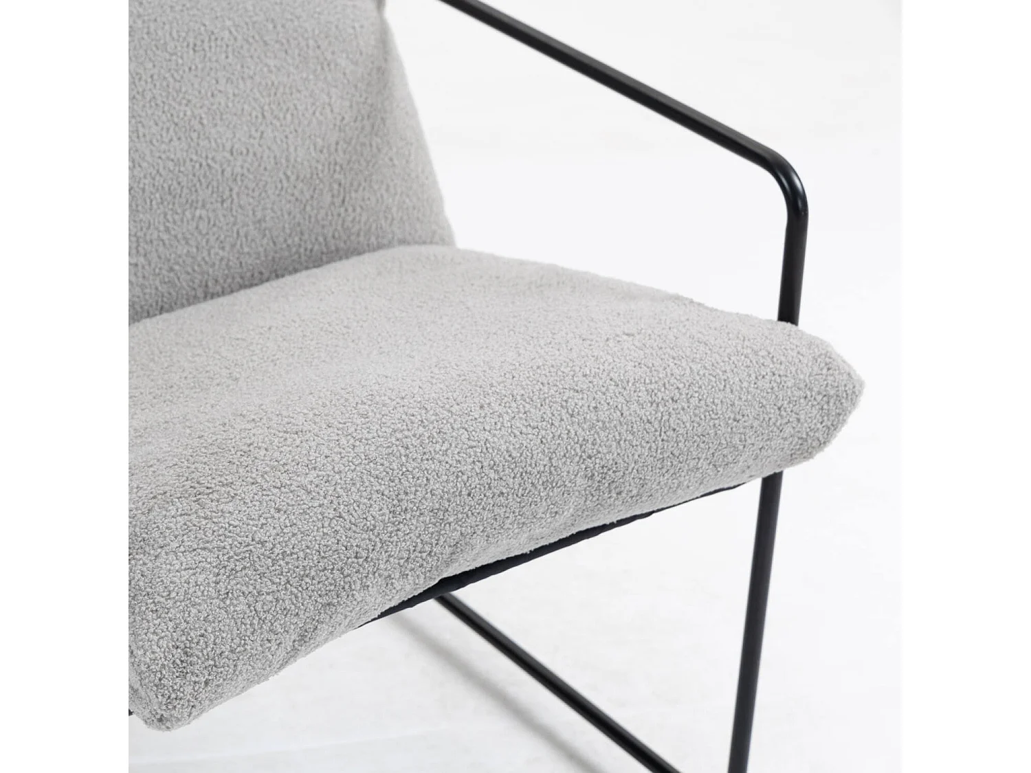 Sessel Dabdelat, Sessel mit Bouclé-Stoff bezogen, gepolsterter Stuhl, Sitz mit Metallarmlehnen, 61x67h75 cm, Grau