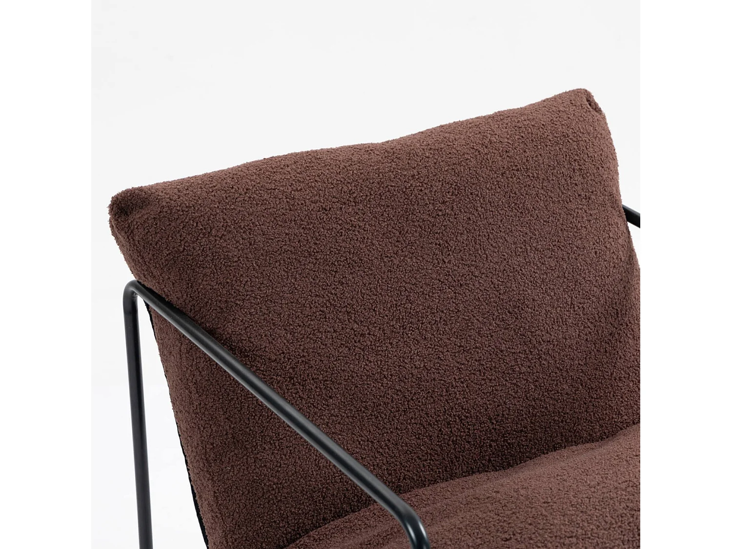 Sessel Dabdelat, Sessel mit Bouclé-Stoff bezogen, gepolsterter Stuhl, Sitz mit Metallarmlehnen, 61x67h75 cm, Braun