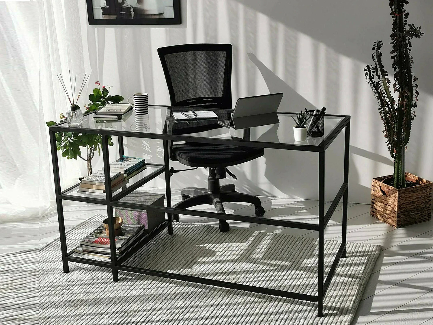 Bureau Doris, Pupitre polyvalent, Table de bureau pour PC, Plan de travail, 130x60h75 cm, Noir