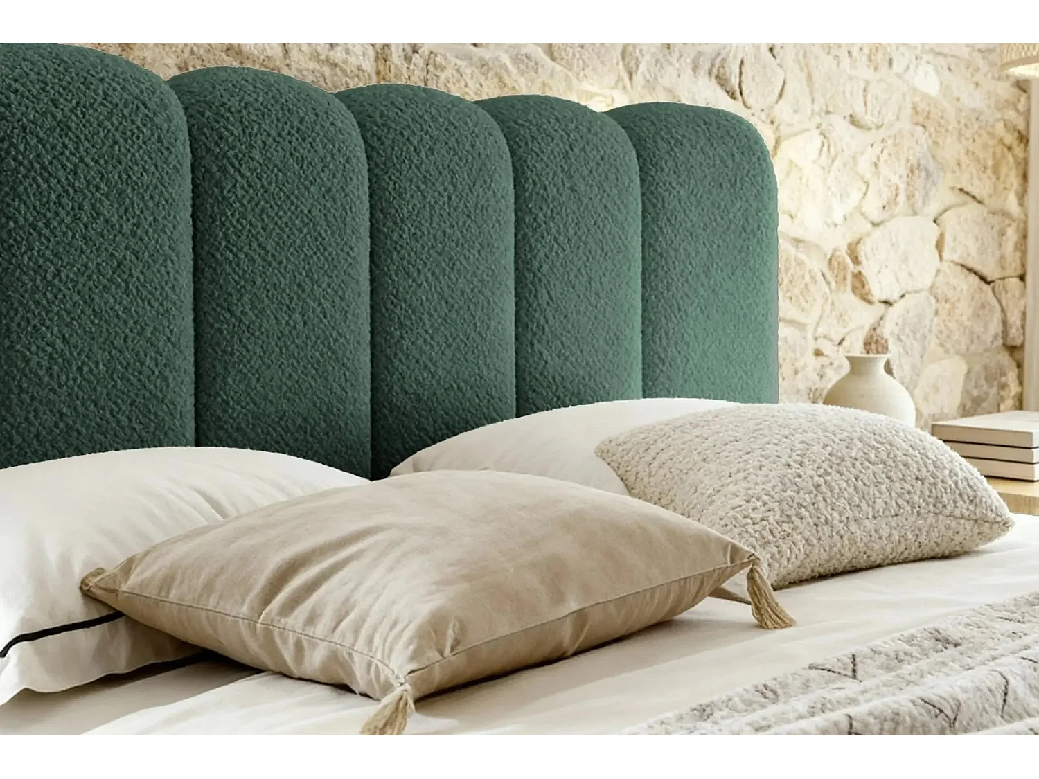 GARANCE - Lit coffre tissu chenille 140x200cm - Vert