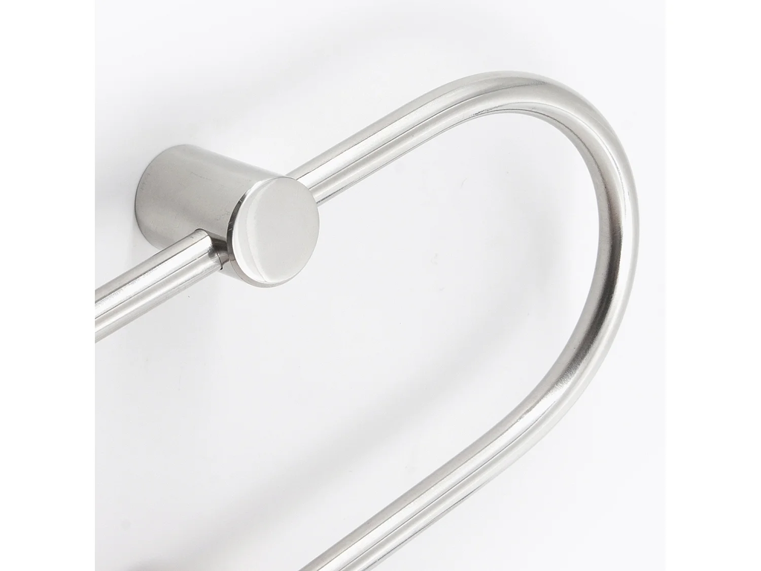 Anneau porte-serviette Piccolo en inox brillant - BATHBAZAAR