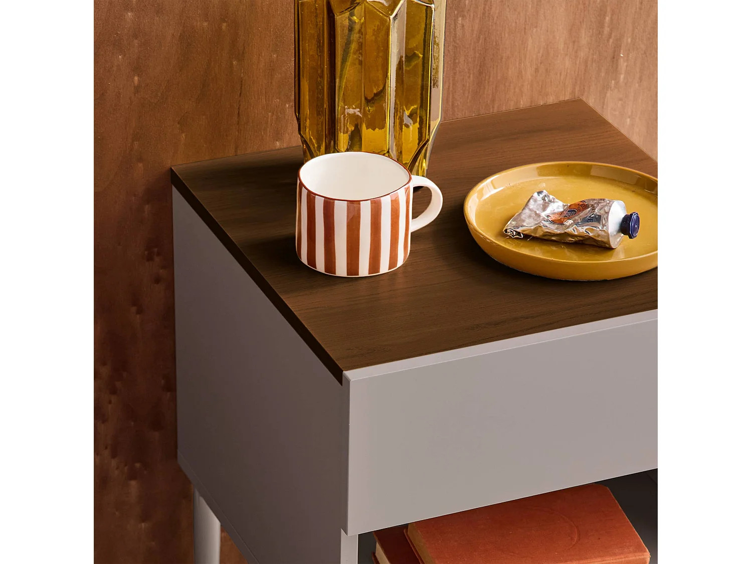 Table de chevet métal et décor bois 1 tiroir 1 niche gris et noyer - Ashton