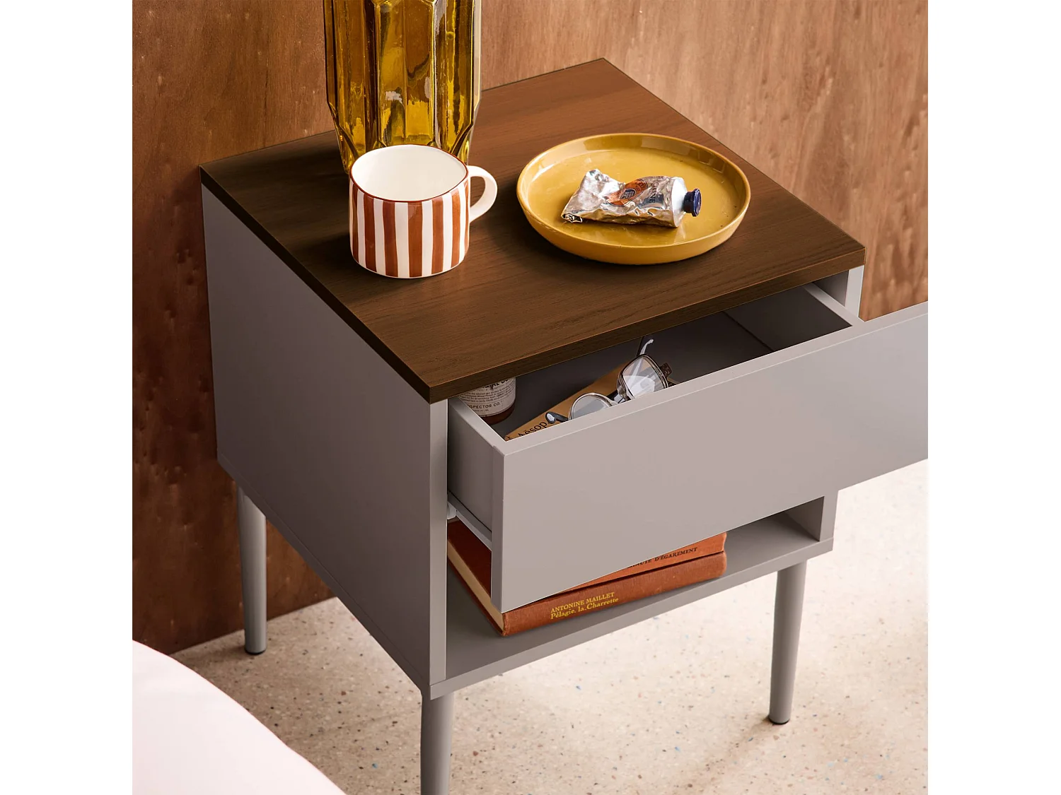 Table de chevet métal et décor bois 1 tiroir 1 niche gris et noyer - Ashton