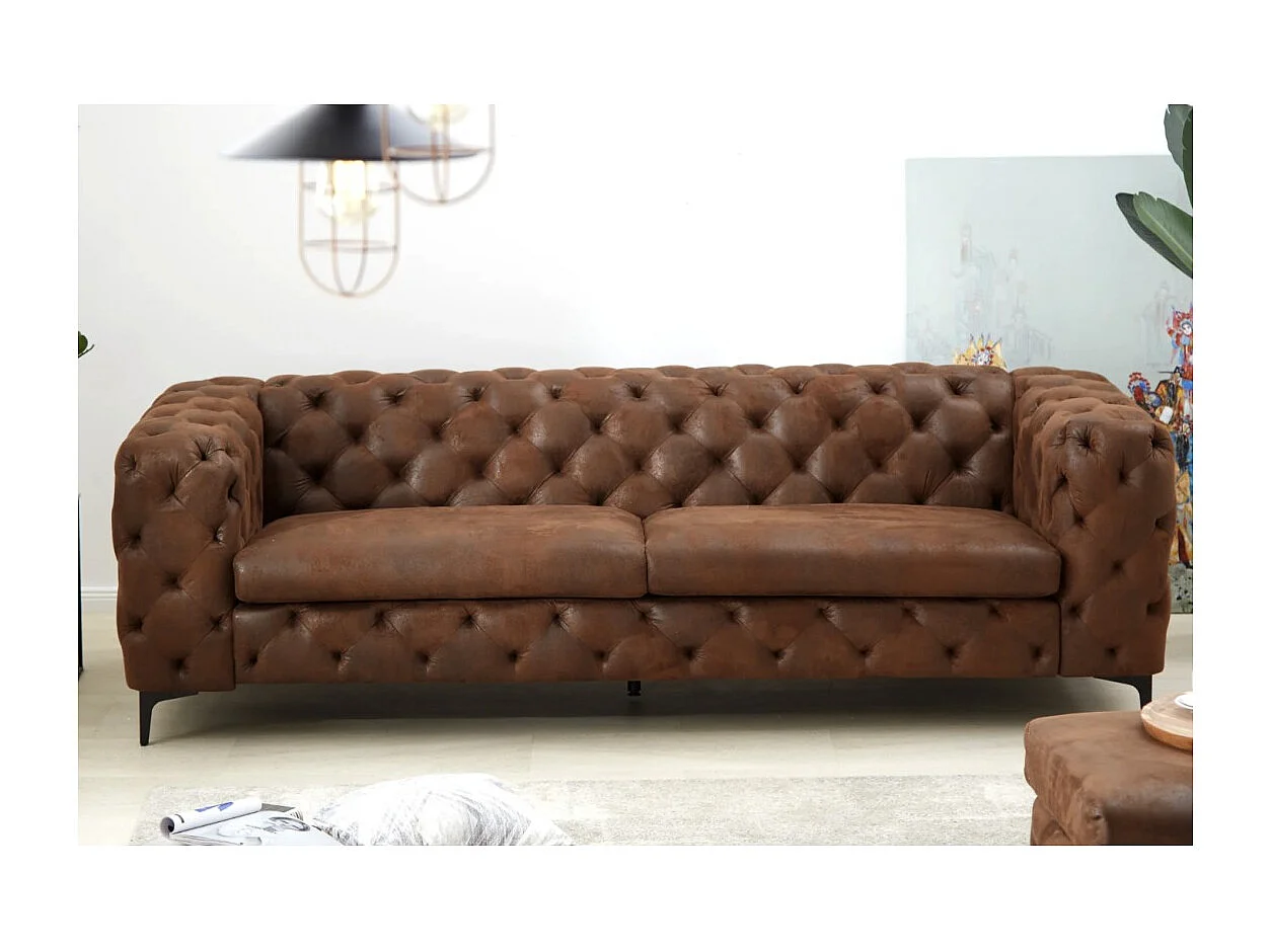 Canapé droit VELENA marron capitonné – Canapé baroque en microfibre avec pieds métal noirs