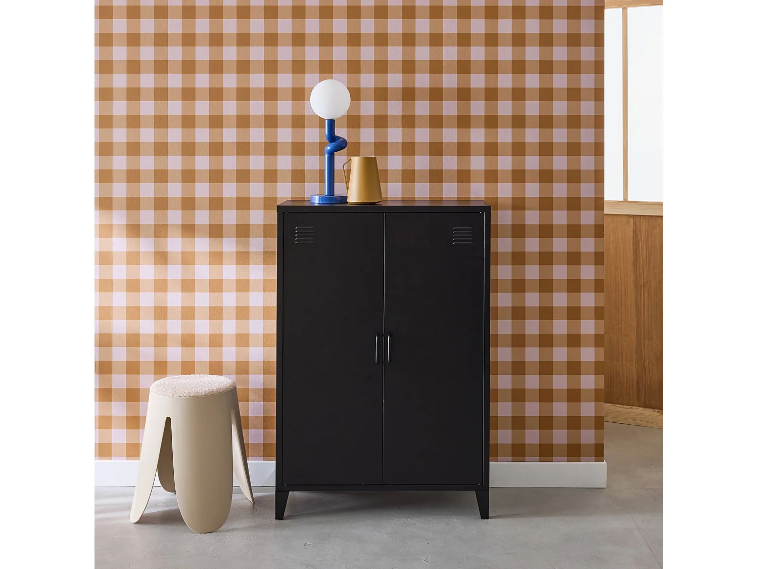 Commode/armoire en métal noir 2 espaces de rangement. casiers