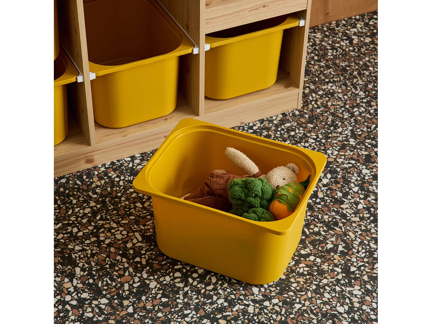 Mobile contenitore per bambini a scala con 6 contenitori, mostarda