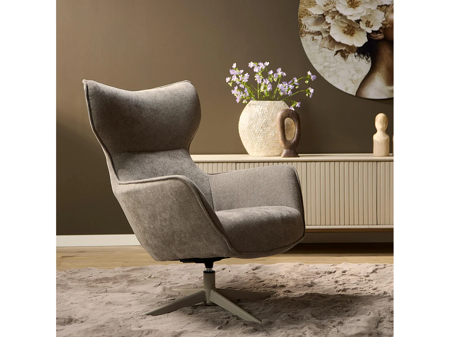 Fauteuil pivotant design en tissu taupe BELORA