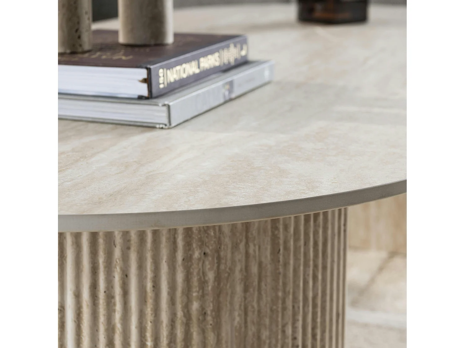 Table basse ovale céramique effet travertin ASCOLI