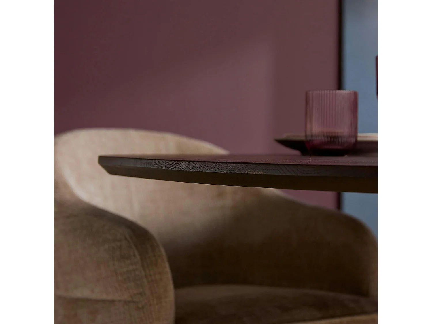 Table bords arrondis bois foncé 180 cm LEXTON