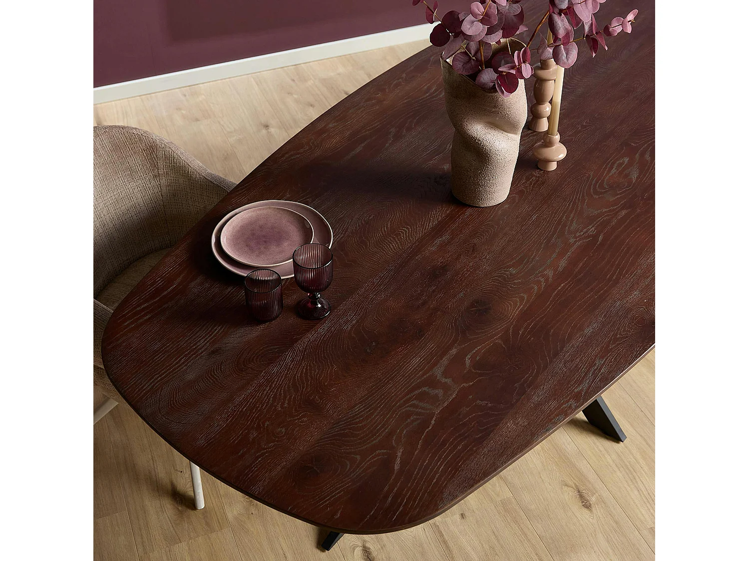 Table bords arrondis bois foncé 240 cm LEXTON