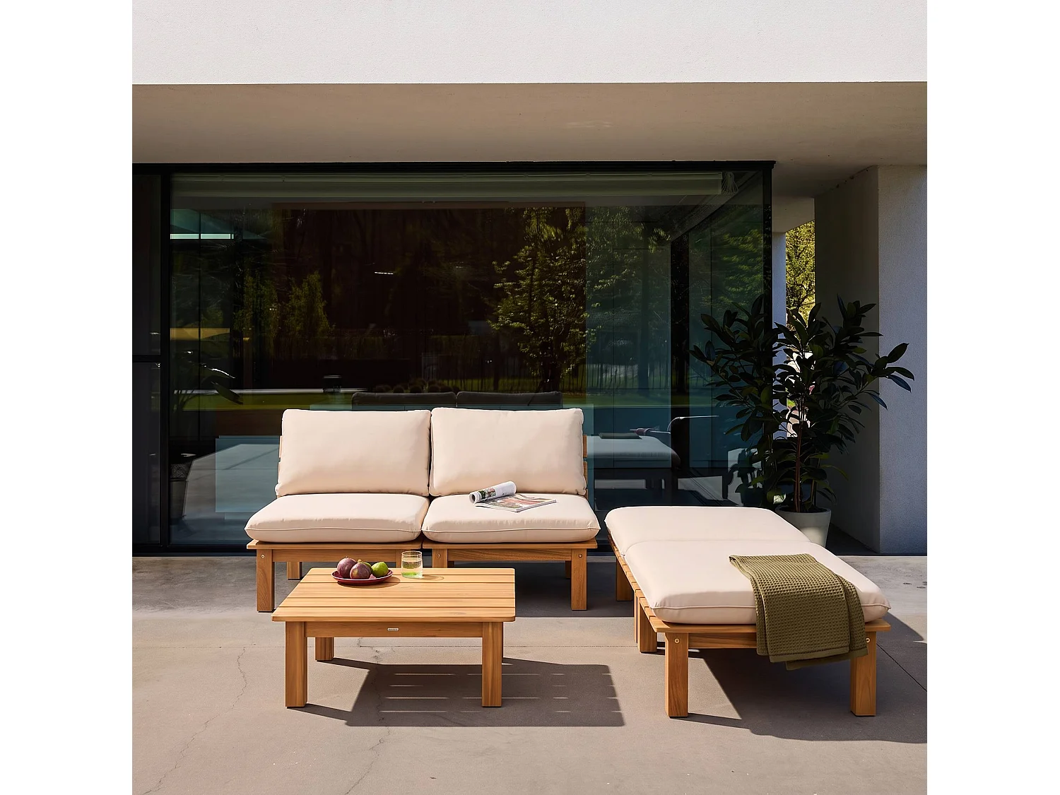 Set 2 lettini prendisole modulari in legno multiposizione con tavolino Marrone naturale - 65x70x27