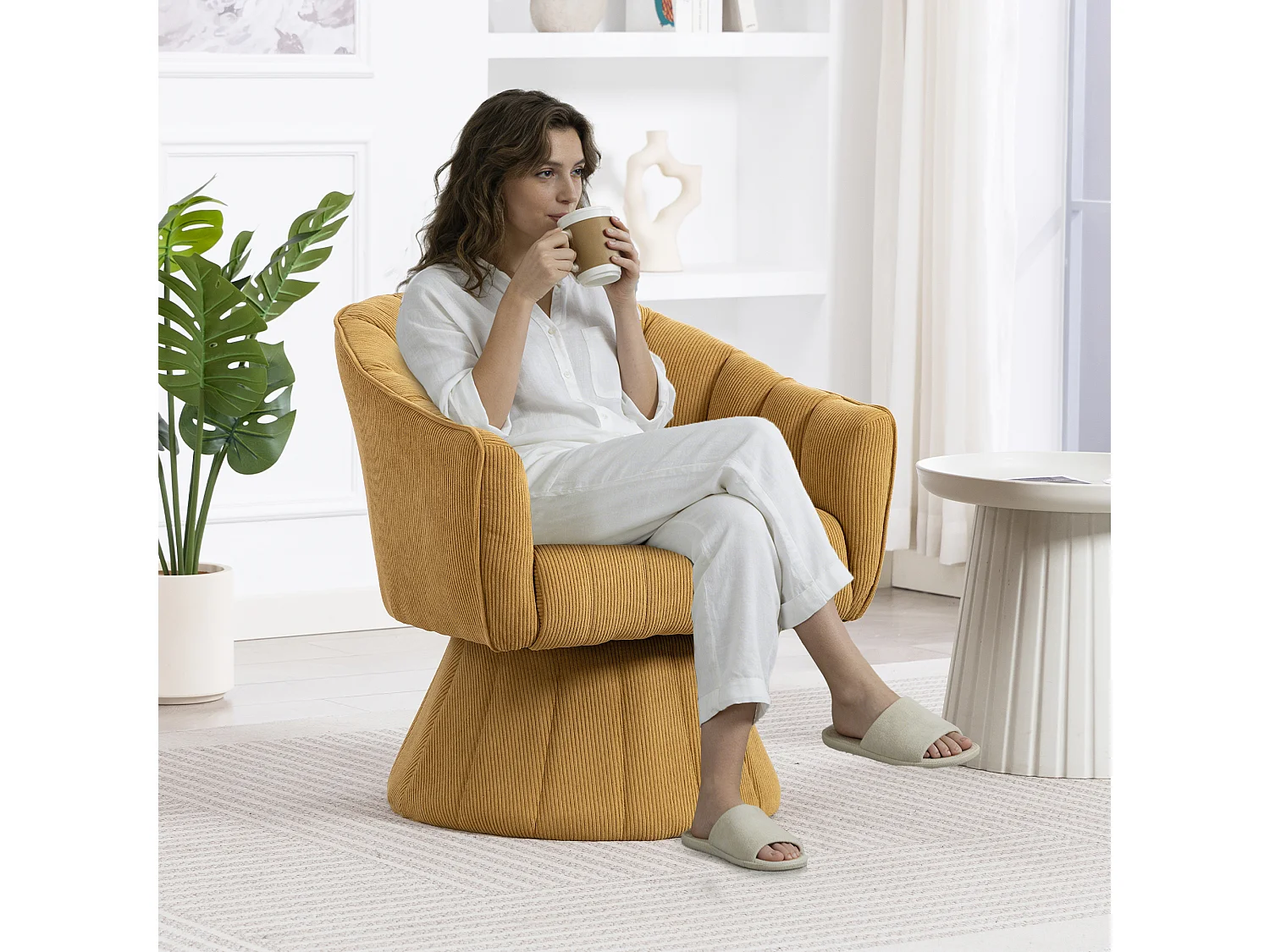 Fauteuil moderne pivotant à 360° - 70 x 66 x 72 cm - avec assise et dossier ergonomiques + accoudoirs - velours - Jaune