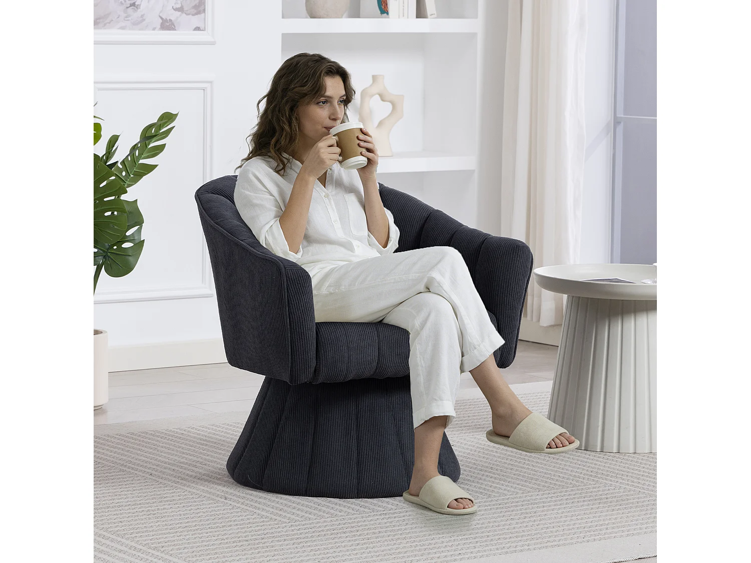 Fauteuil moderne pivotant à 360° - 70 x 66 x 72 cm - avec assise et dossier ergonomiques + accoudoirs - velours - gris foncé