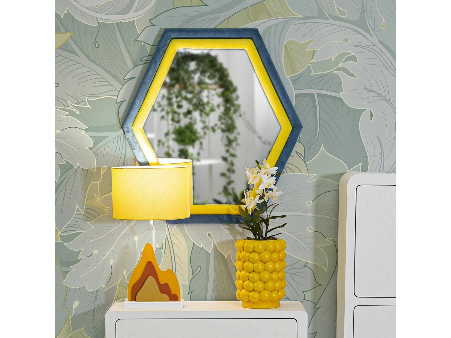 Miroir Balla, Verre miroité, Objet d'ameublement mural, Décoration avec miroir, 75x4 h80 cm, Bleu et Jaune