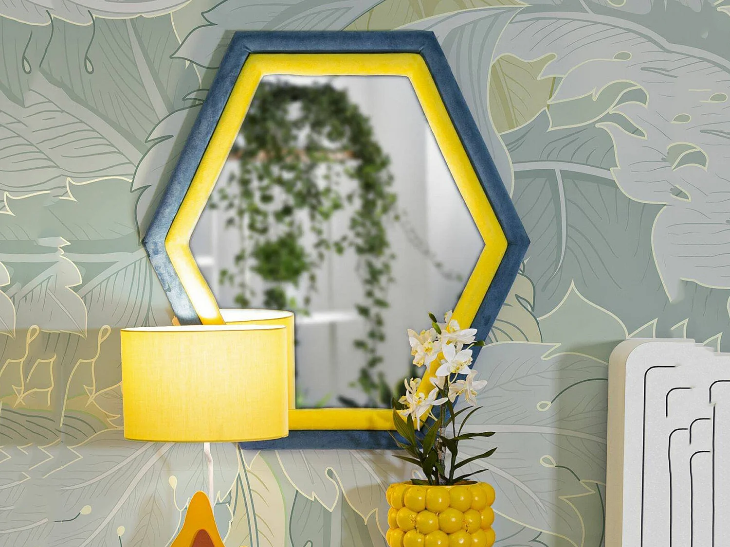 Miroir Balla, Verre miroité, Objet d'ameublement mural, Décoration avec miroir, 75x4 h80 cm, Bleu et Jaune