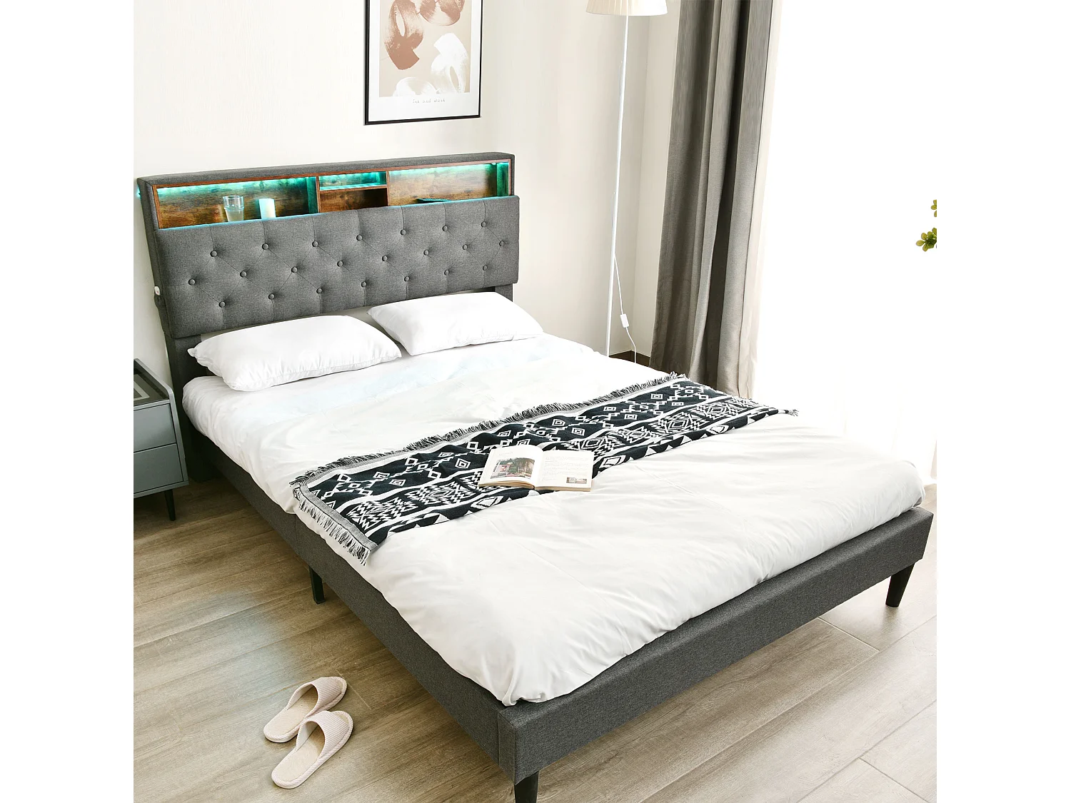 Lit rembourré double 140x200 cm, coffre et tête avec LED, cadre avec sommier en bois, gris, avec matelas