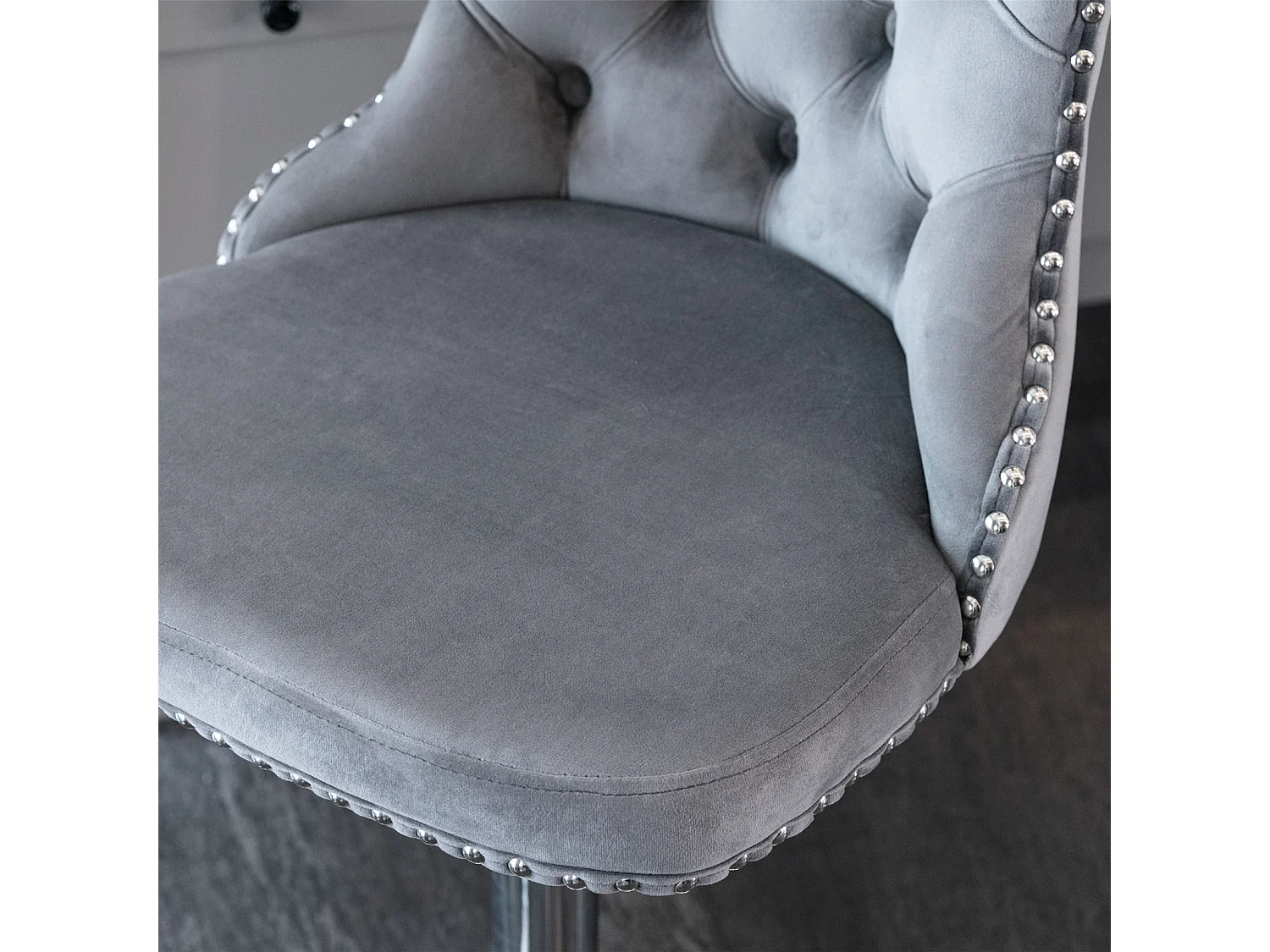 Set van 2 draaibare barkrukken in fluweel - Verstelbare hoogte van 63,5 tot 84 cm - Grijs en zilver